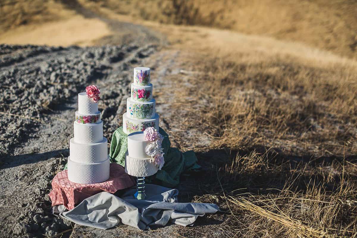 Photos of Painted Wedding Cakes in Tuscany , Italy