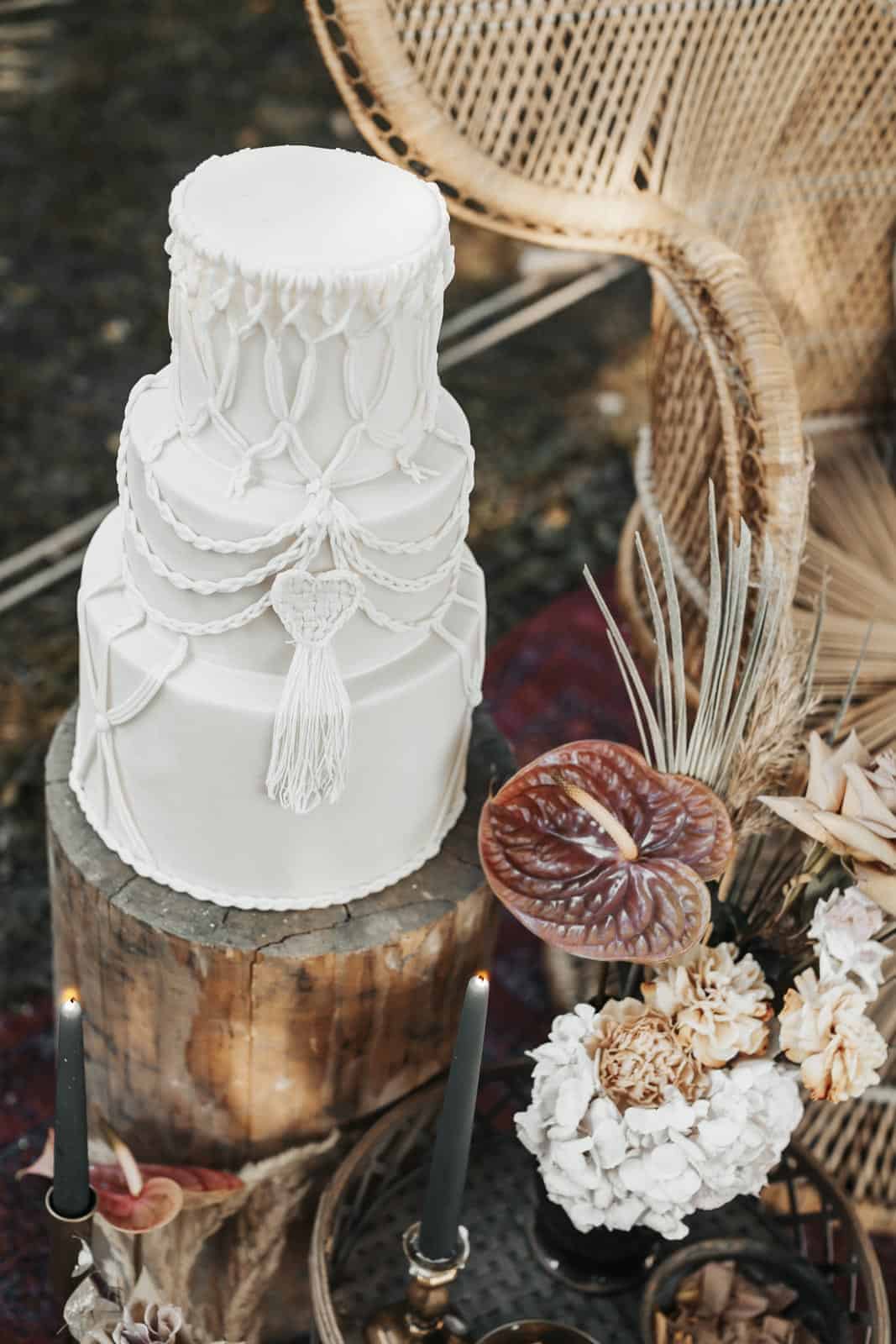 Macramè-Inspired Bohemian Wedding Cake